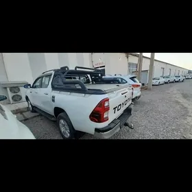 Toyota Hilux 2022