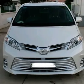 Toyota Sienna 2020