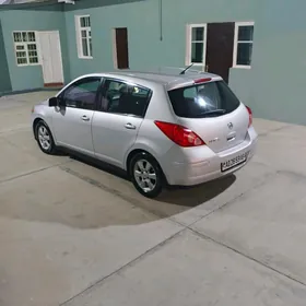 Nissan Versa 2010
