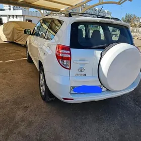 Toyota RAV4 2011