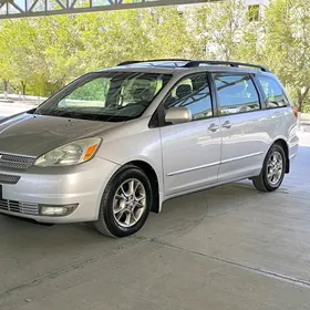 Toyota Sienna 2004