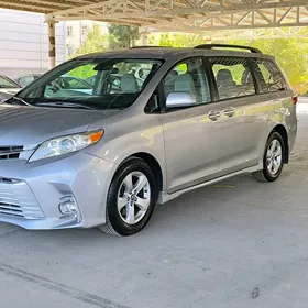 Toyota Sienna 2019