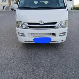 Toyota Hiace 2010