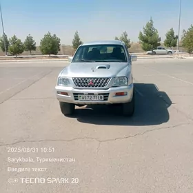 Mitsubishi L200 2003