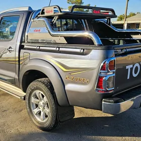 Toyota Hilux 2013
