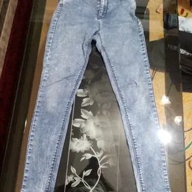 Джинсы женские