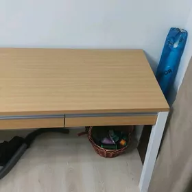 Žurnal stol