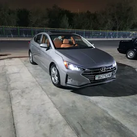 Hyundai Elantra 2020