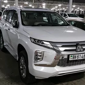 Mitsubishi Pajero 2020