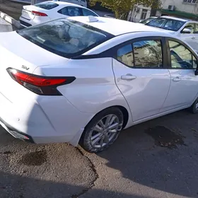 Nissan Versa 2021