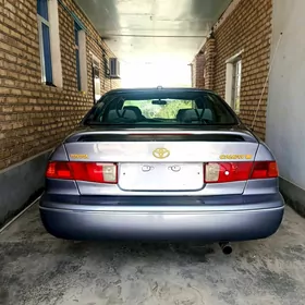 Toyota Camry 1999