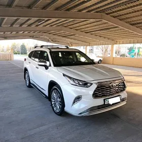 Toyota Highlander 2020