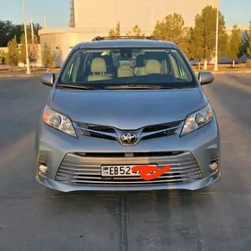 Toyota Sienna 2020