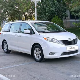 Toyota Sienna 2010