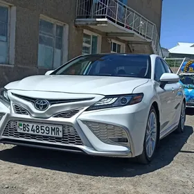 Toyota Camry 2021