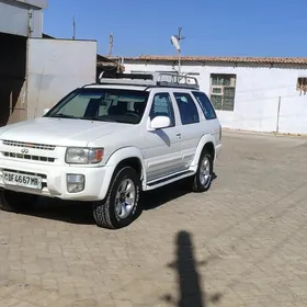 Infiniti QX4 1998