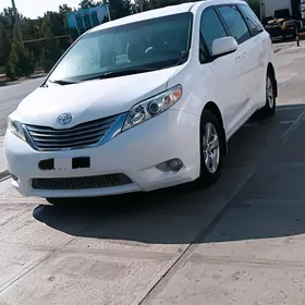 Toyota Sienna 2012