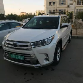 Toyota Highlander 2016