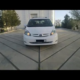 Toyota Sienna 2004