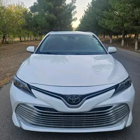 Toyota Camry 2018