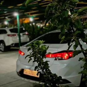 Hyundai Elantra 2020