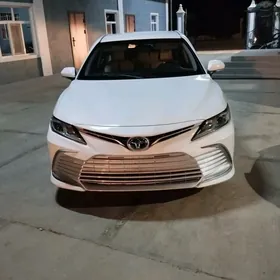 Toyota Camry 2020