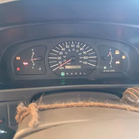Toyota Sienna 1999