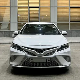 Toyota Camry 2019