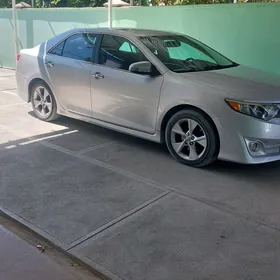 Toyota Camry 2014