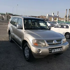Mitsubishi Pajero 2003