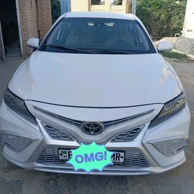 Toyota Camry 2021