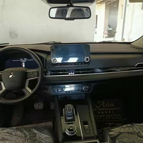 Mitsubishi Outlander 2022