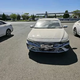 Hyundai Elantra 2025
