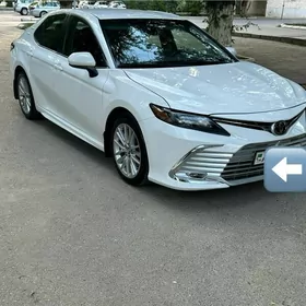 Toyota Camry 2021