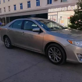 Toyota Camry 2014