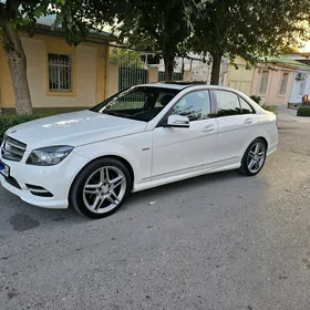 Mercedes-Benz C350 2010