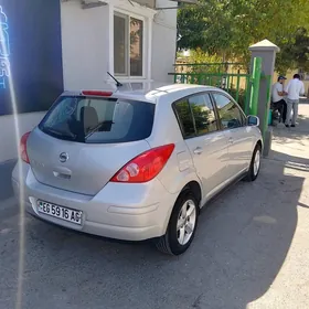 Nissan Versa 2011