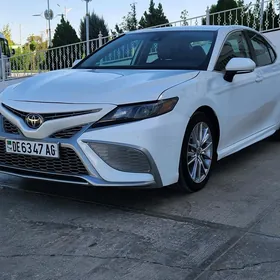 Toyota Camry 2021