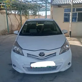 Toyota Yaris 2013