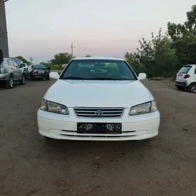 Toyota Camry 2000