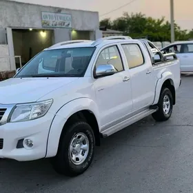 Toyota Hilux 2013