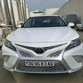 Toyota Camry 2018