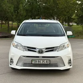 Toyota Sienna 2018