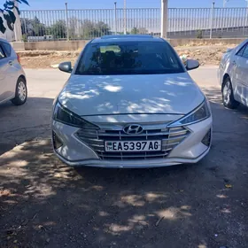 Hyundai Elantra 2020