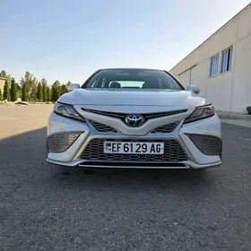 Toyota Camry 2020