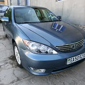 Toyota Camry 2004