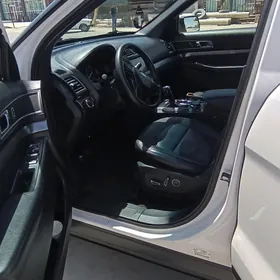 Ford Explorer 2019