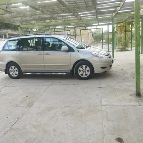 Toyota Sienna 2008