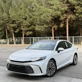 Toyota Camry 2025