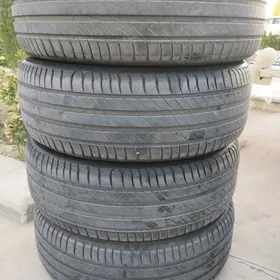 215 55 17 MICHELIN